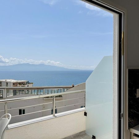Gjoka Apartments, In Front Of Bougainville Bay Sarandë Exterior foto