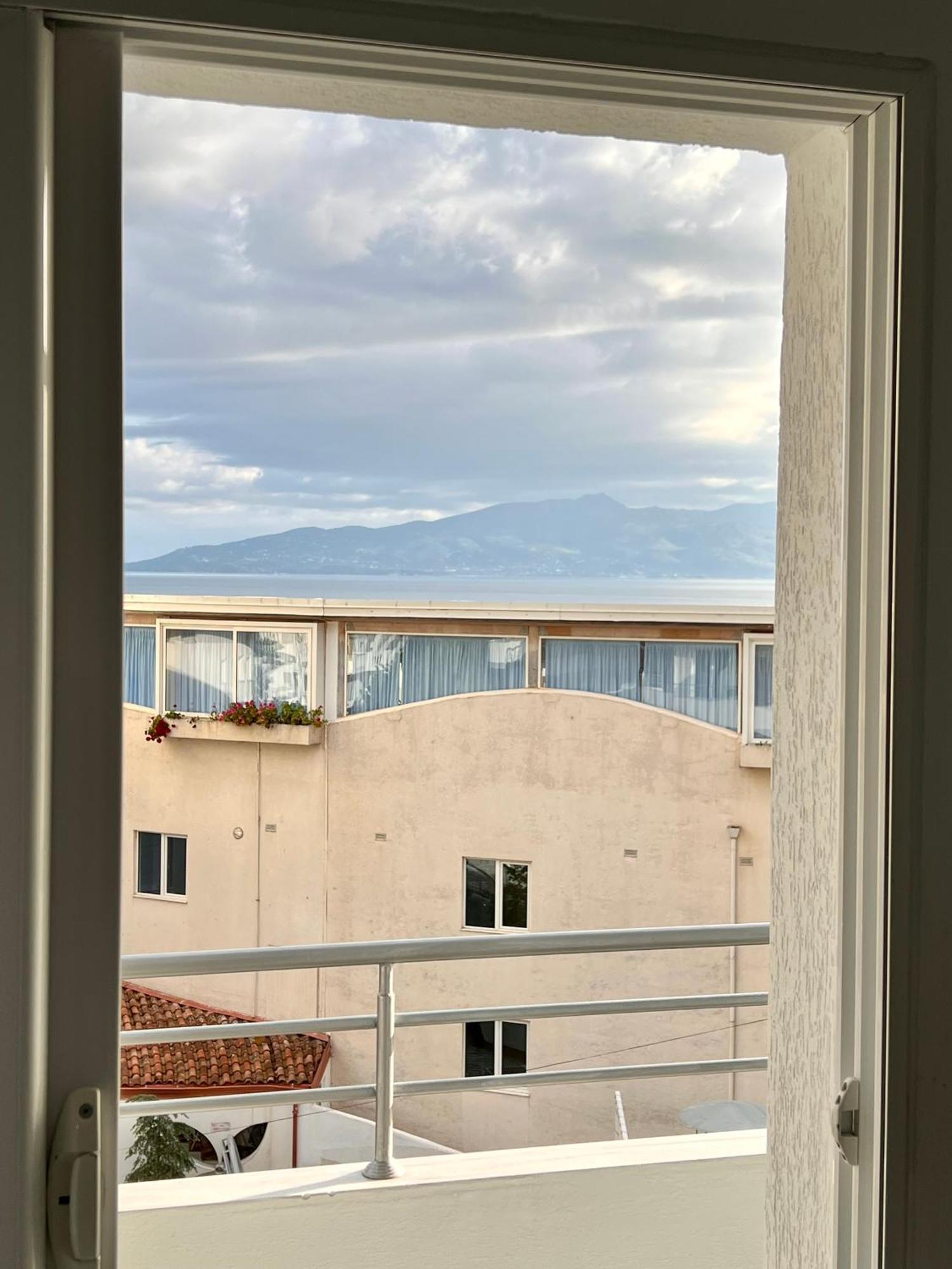 Gjoka Apartments, In Front Of Bougainville Bay Sarandë Cameră foto
