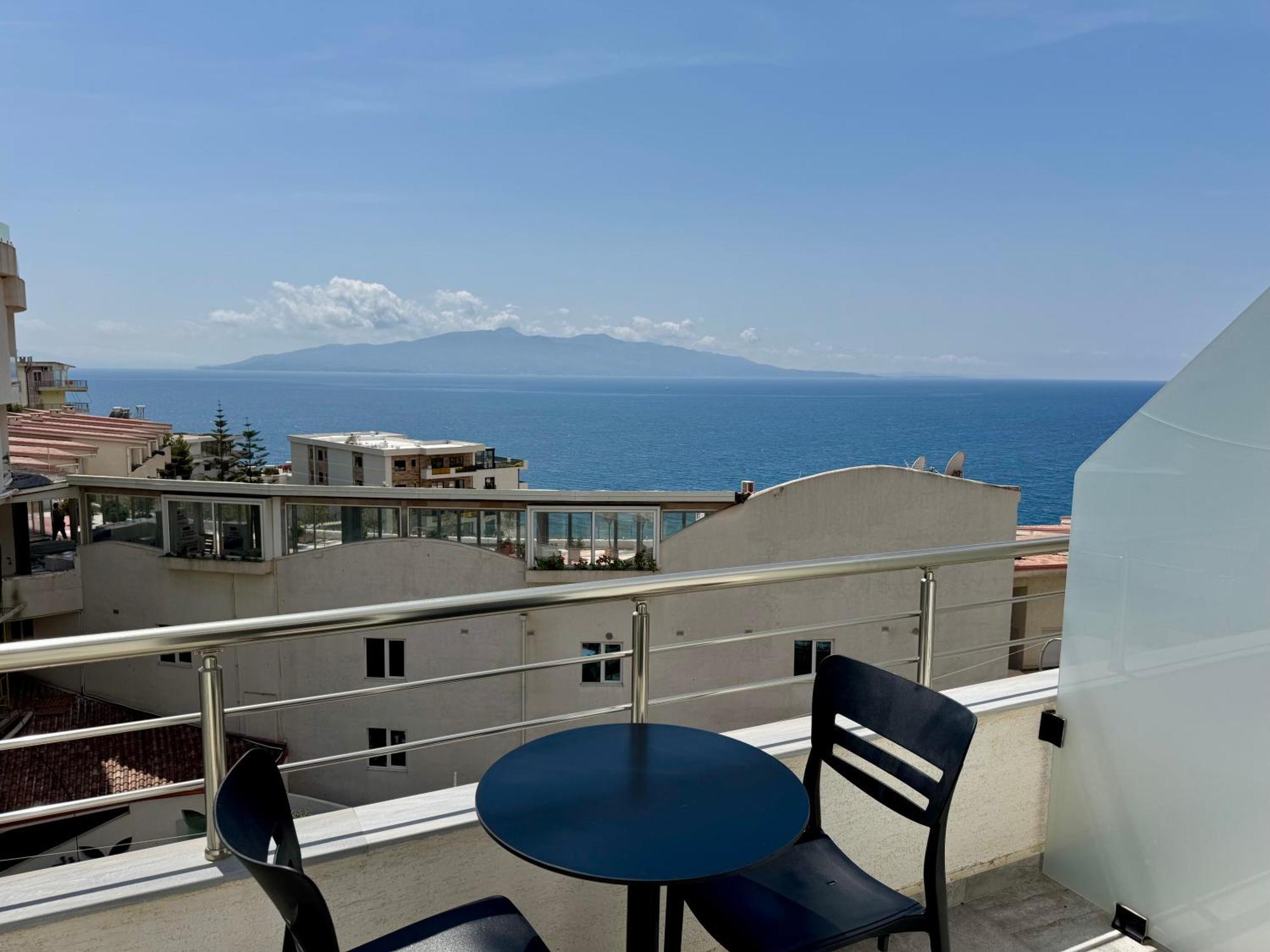 Gjoka Apartments, In Front Of Bougainville Bay Sarandë Exterior foto