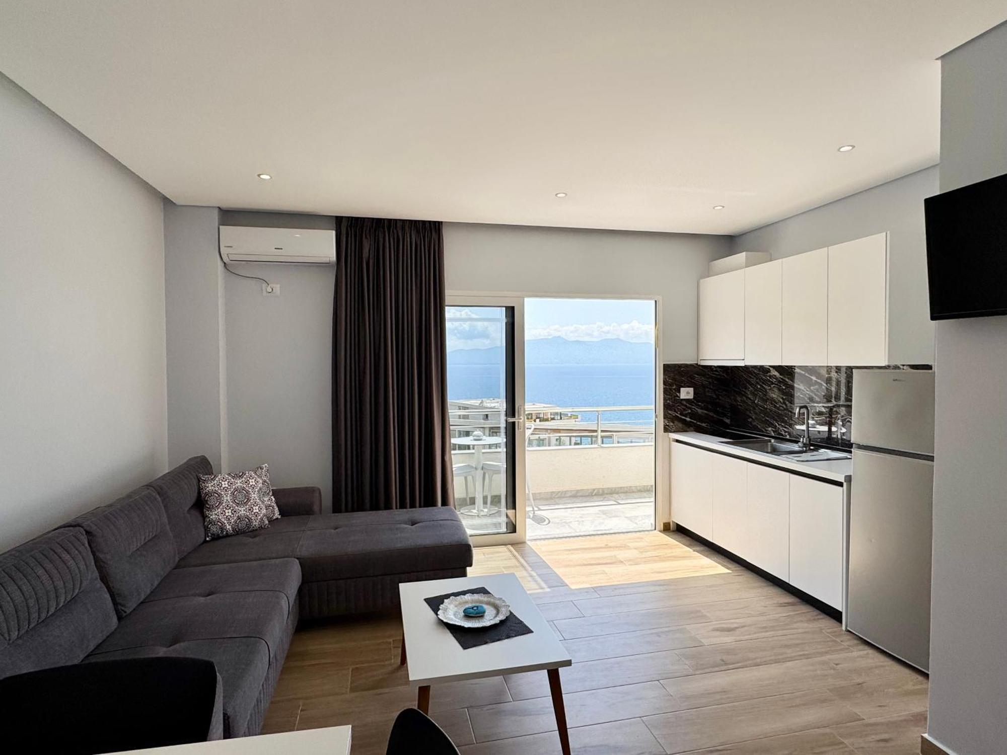 Gjoka Apartments, In Front Of Bougainville Bay Sarandë Exterior foto